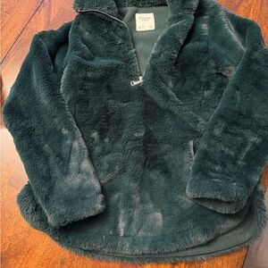 Abercrombie and fitch dark green faux fur half zip with front pockets - size sm